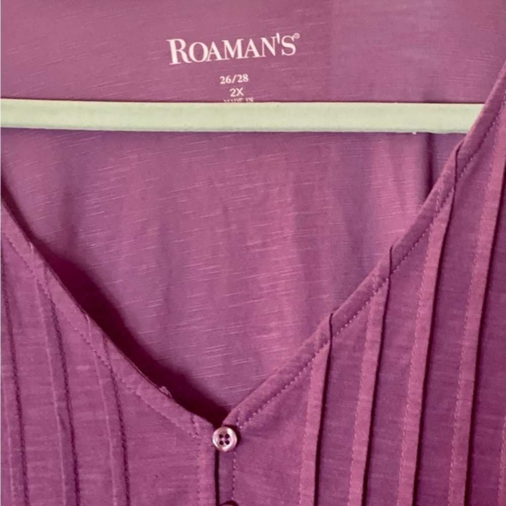 Roaman’s 2X purple lace detail button front top. 26/28 EUC Plus size - Picture 6 of 7